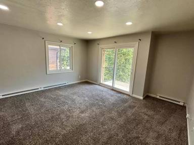 Main picture of 231 N 1st St