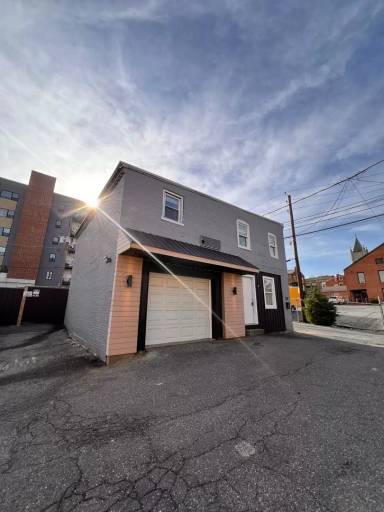 Main picture of 222 W Grant St