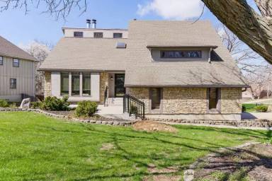 Main picture of 6902 Hallet Dr