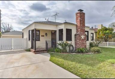 Main picture of 1101 N Valley St