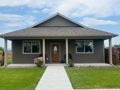 Main picture of 111 Centennial Village Dr