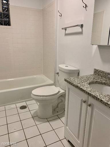Main picture of 2628 N Wilton Ave
