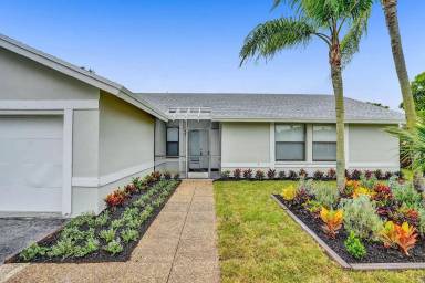 Main picture of 19340 Delaware Ct