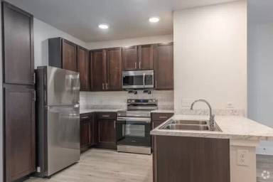 Main picture of 2100 Memorial Dr