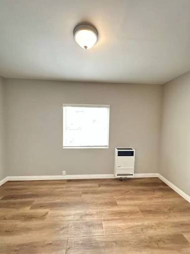 Main picture of 28 57th Pl