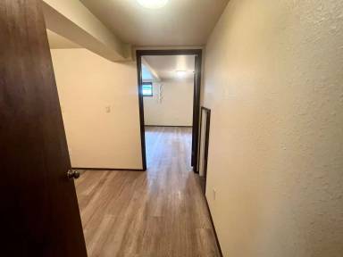 Main picture of 121 Logan Ave S