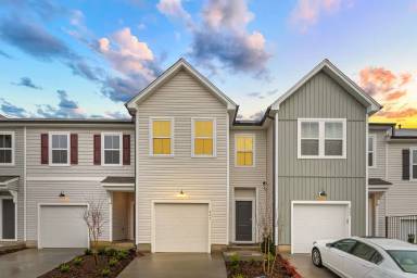 Main picture of 847 Falls Grove Trl
