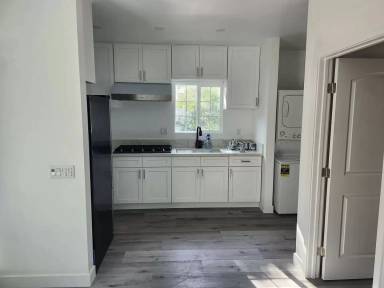 Main picture of 6939 Wilbur Ave