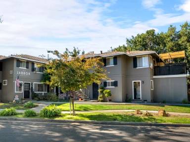Main picture of 135 Carlton Ave