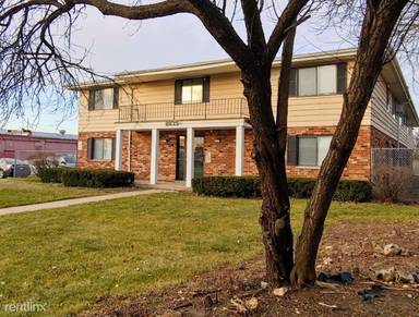 Main picture of 8835 N Swan Rd