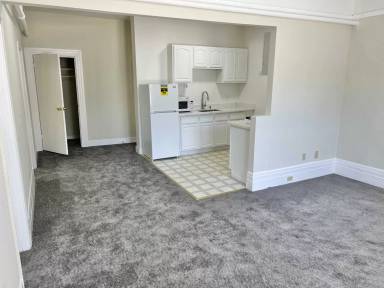 Main picture of 4405 California St