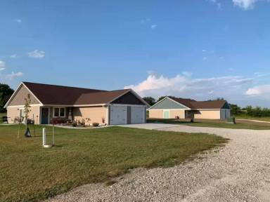 Main picture of 108 W Cedar Ln