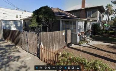 Main picture of 127 E 10th St
