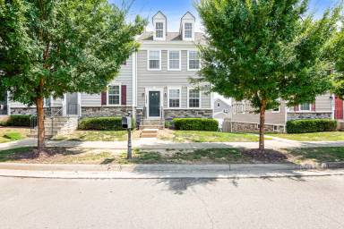 Main picture of 17267 Library Blvd