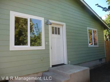 Main picture of 356 Menlo Dr N