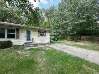 Main picture of 5330 Plaza Ave