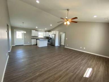 Main picture of 112 Lincoln Dr
