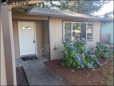 Main picture of 905 Oakcrest Dr SE