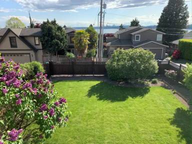 Main picture of 317 11th Ave W