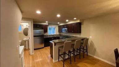 Main picture of 705 N 94th St