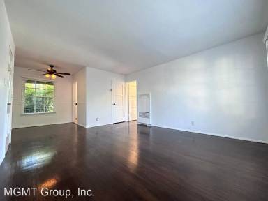Main picture of 5930 Willowcrest Ave