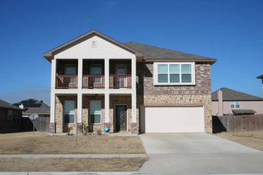 Main picture of 707 W Vega Ln