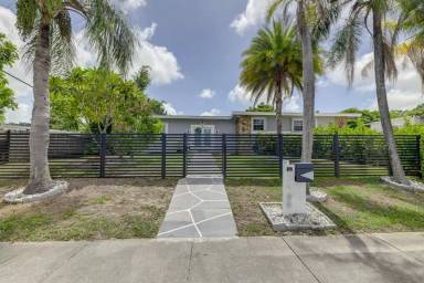 Main picture of 3609 SW 58th Ave
