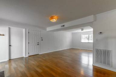 Main picture of 901 Bobwhite Ln