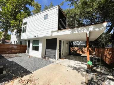 Main picture of 2105 Haskell St