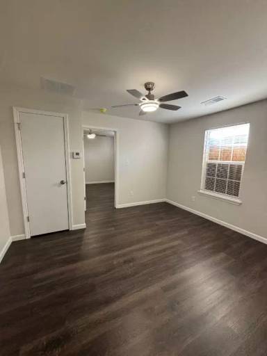 Main picture of 1428 Hyde Park Blvd
