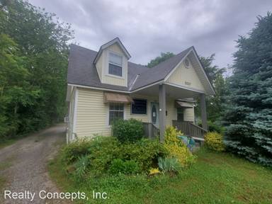 Main picture of 2237 S School Ave
