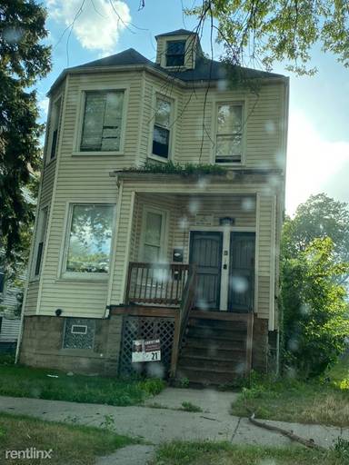 Main picture of 8008 S Escanaba Ave