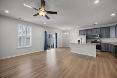 Main picture of 5520 Moravian Dr