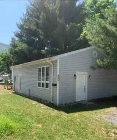 Main picture of 1754 Maple Ave