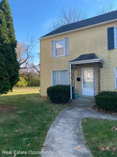 Main picture of 368 N Roosevelt Ave