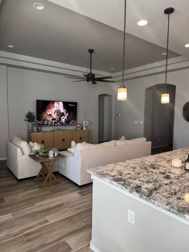 Main picture of 704 Amatista Loop SE