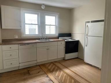 Main picture of 526 Washington Ave