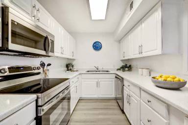 Main picture of 693 Ridgewood Dr
