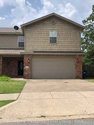 Main picture of 1610 Oakwood Ave