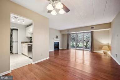 Main picture of 70 Le Forge Ct
