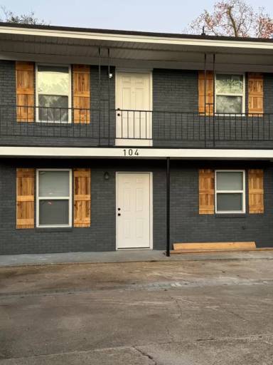 Main picture of 104 Park Row Ave