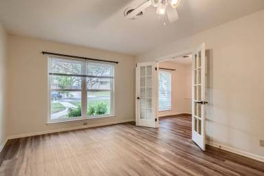 Main picture of 9614 Boutwell St