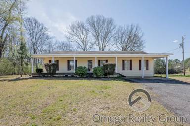 Main picture of 33156 Highway 69