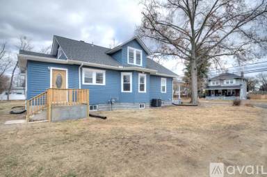 Main picture of 802 Laurel Rd