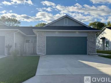 Main picture of 407 SE 14th Ct