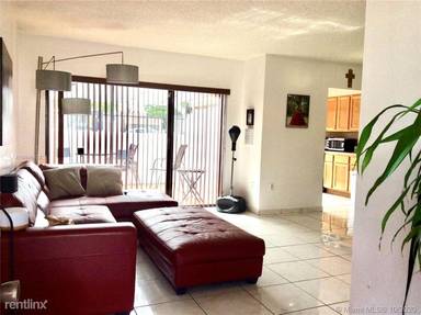 Main picture of 750 NW 106th Ave