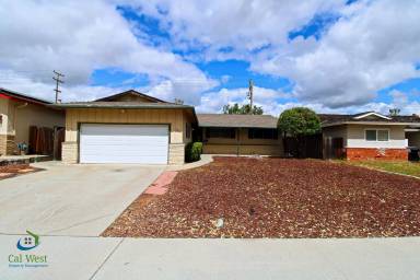 Main picture of 5676 Park Crest Dr