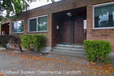 Main picture of 305 N 77th St