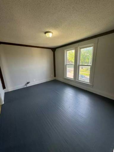 Main picture of 125 E Suttenfield St