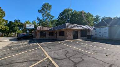 Main picture of 1029 W Crawford St